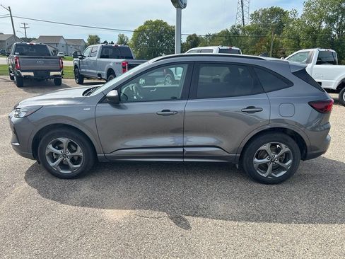 Used 2024 Ford Escape ST-Line w/ Tech Pack #1 AWD/4WD image 4