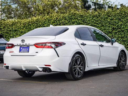 Used 2023 Toyota Camry SE FWD image 6