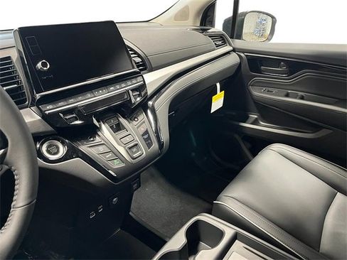 New 2026 Honda Odyssey Touring image 21