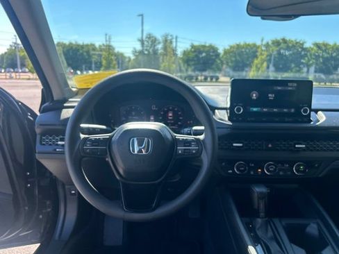 Used 2025 Honda Accord SE image 31