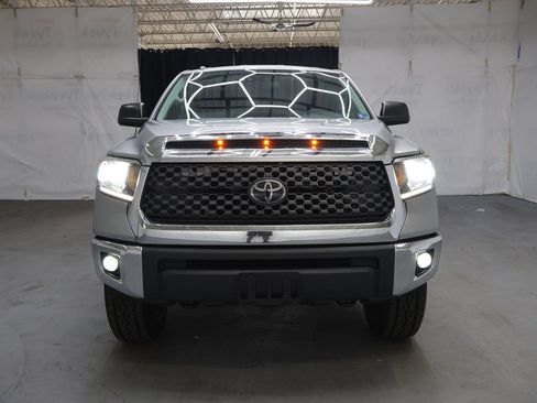 Used 2018 Toyota Tundra SR5 AWD/4WD image 2