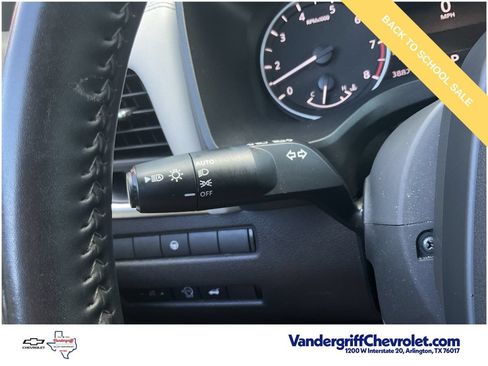 Used 2025 Nissan Rogue SV FWD image 29