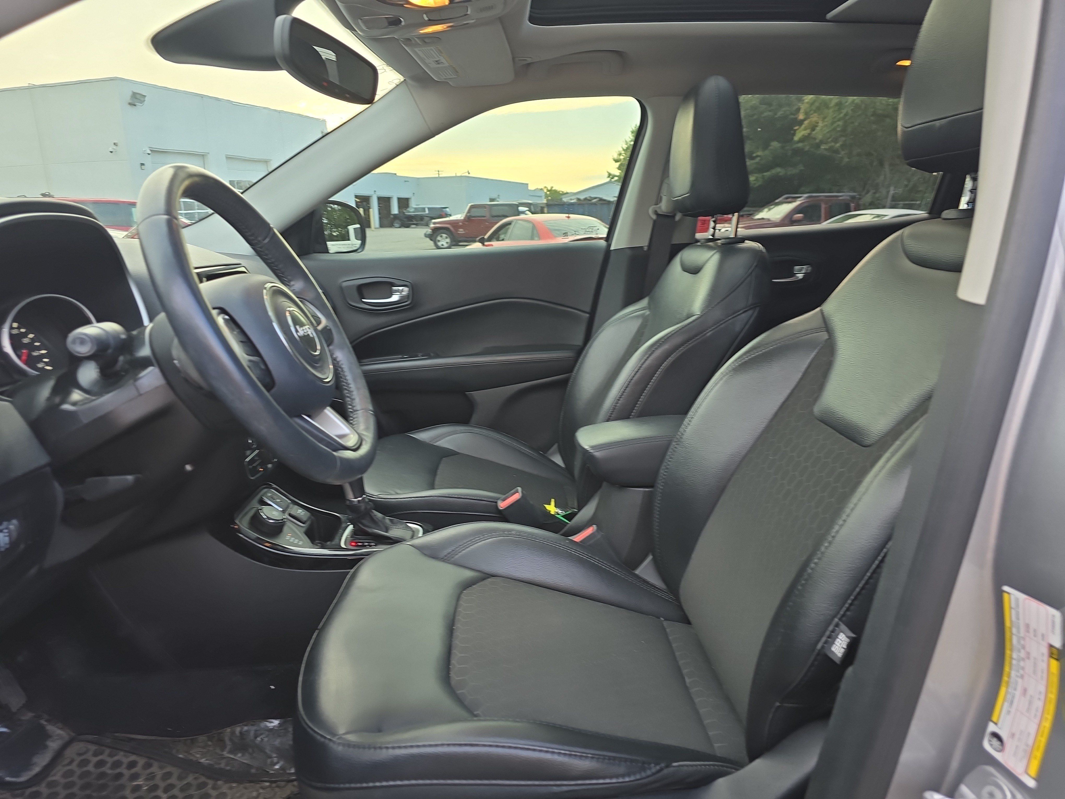 Used 2018 Jeep Compass Latitude w/ Popular Equipment Group AWD/4WD image 10