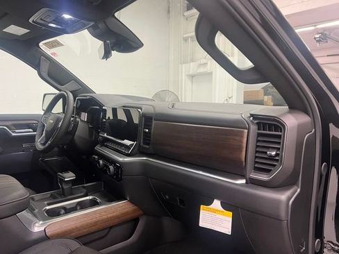 New 2026 Chevrolet Silverado 1500 High Country AWD/4WD image 23