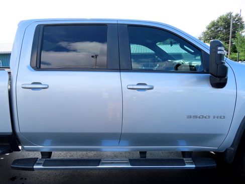 Used 2021 Chevrolet Silverado 3500 LT image 22