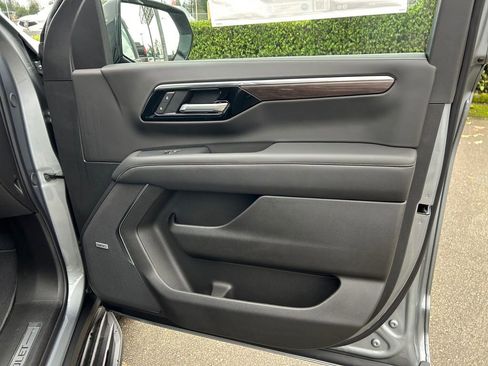 New 2026 Chevrolet Suburban Premier image 25