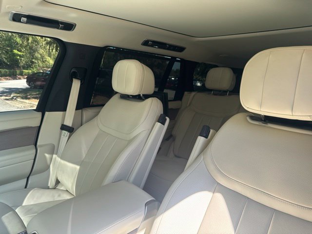 Certified 2025 Land Rover Range Rover Long Wheelbase SE AWD/4WD image 11