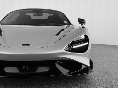 Used 2022 McLaren 765LT image 36