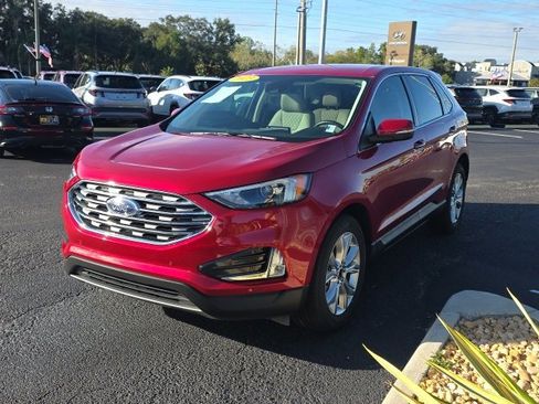 Used 2023 Ford Edge Titanium image 2