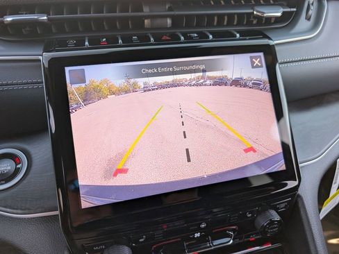 New 2025 Jeep Grand Cherokee Limited w/ Black Appearance Package image 23