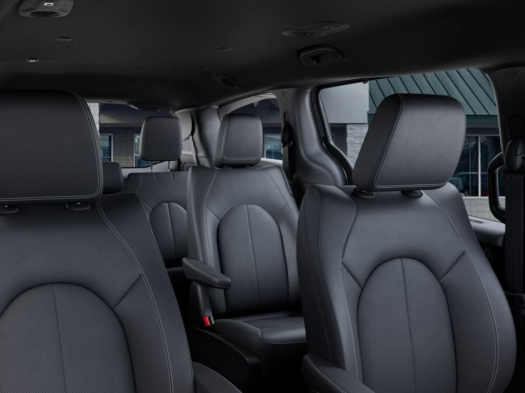Used 2026 Chrysler Voyager LX FWD image 27