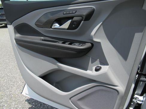Used 2023 GMC Terrain SLT FWD image 19