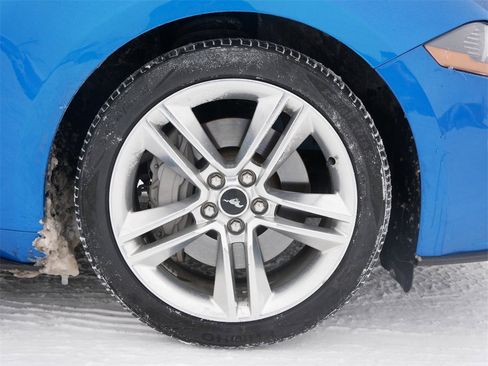 Certified 2020 Ford Mustang GT Premium w/ Carbon Sport Interior Package image 7