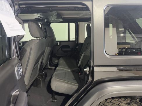 Used 2025 Jeep Wrangler Unlimited Sport AWD/4WD image 16