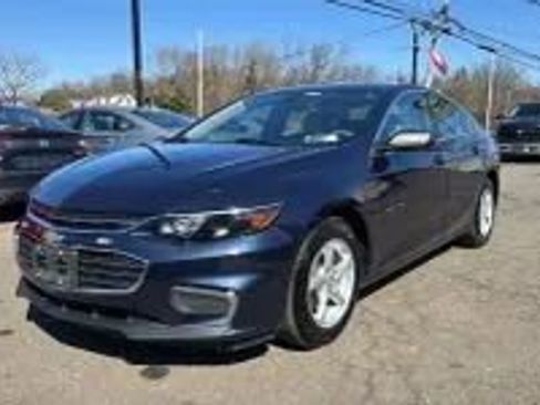 Used 2018 Chevrolet Malibu LS FWD image 1