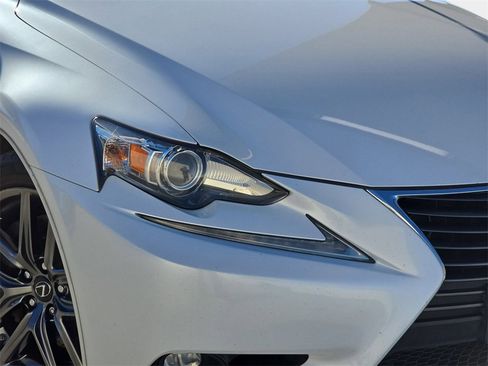 Used 2016 Lexus IS 300 AWD image 32