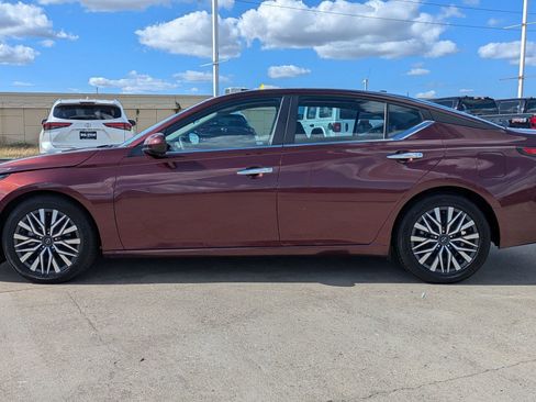 Used 2023 Nissan Altima 2.5 SV image 7