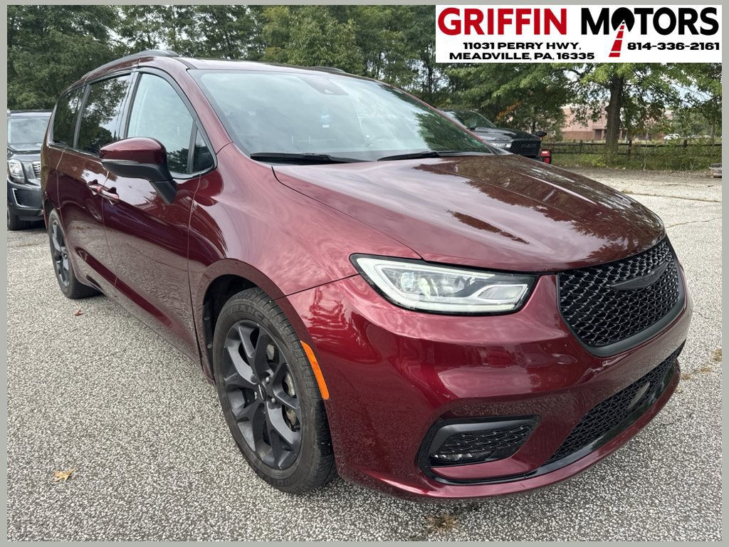 Used 2023 Chrysler Pacifica Touring-L w/ S Appearance Package FWD image 1
