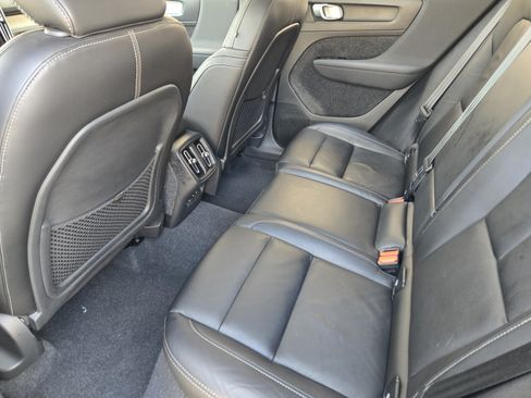 Certified 2023 Volvo XC40 B4 Plus w/ Protection Package Premier FWD image 31