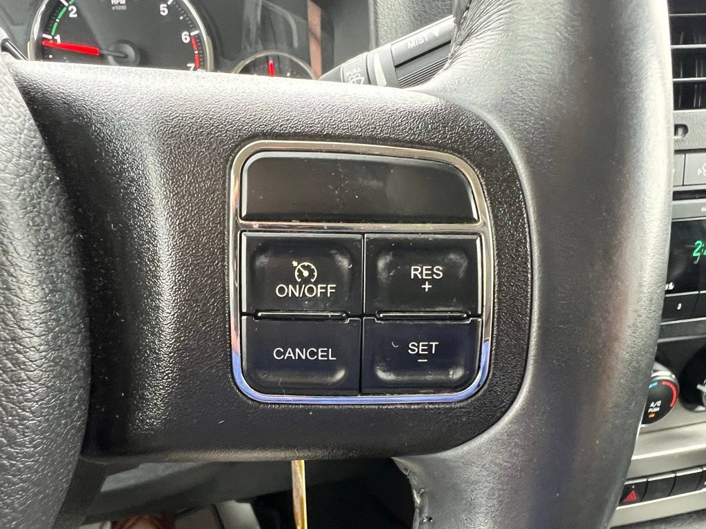 Used 2012 Jeep Liberty Sport AWD/4WD image 41