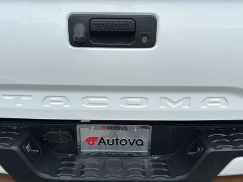 Used 2019 Toyota Tacoma SR w/ SR Convenience Package AWD/4WD image 30