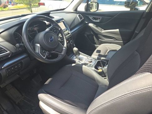 Used 2023 Subaru Forester Premium AWD/4WD image 2