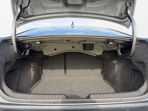 Used 2025 Volkswagen Jetta SE image 18