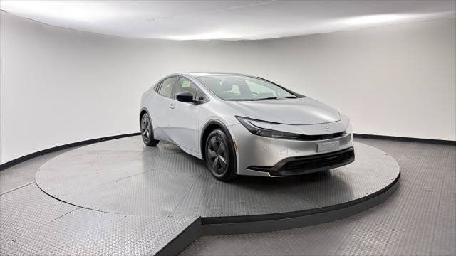 Used 2025 Toyota Prius LE FWD image 11