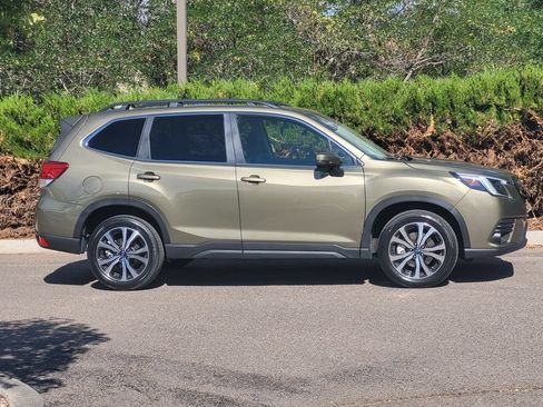 Used 2022 Subaru Forester Limited AWD/4WD image 4