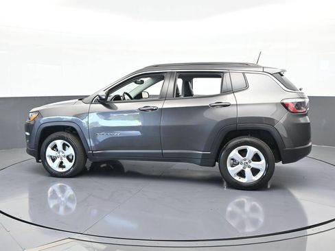Used 2021 Jeep Compass Latitude w/ Driver Assistance Group image 3