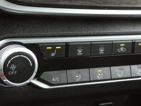 Used 2024 Nissan Altima 2.5 SV w/ SV Premium Package image 14