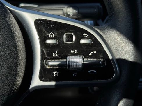 Used 2021 Mercedes-Benz GLB 250 image 32