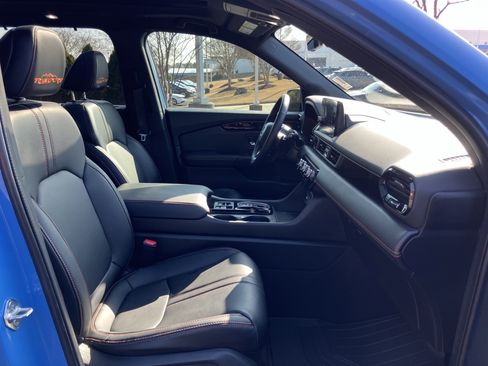 Used 2024 Honda Pilot TrailSport image 36