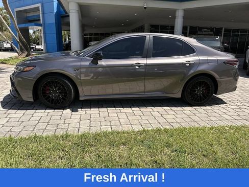 Used 2021 Toyota Camry SE FWD image 32