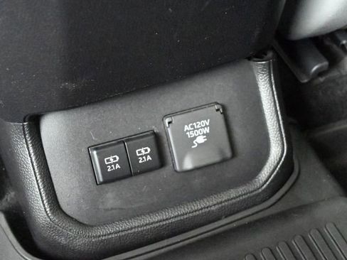 Used 2020 Toyota Highlander Limited FWD image 29