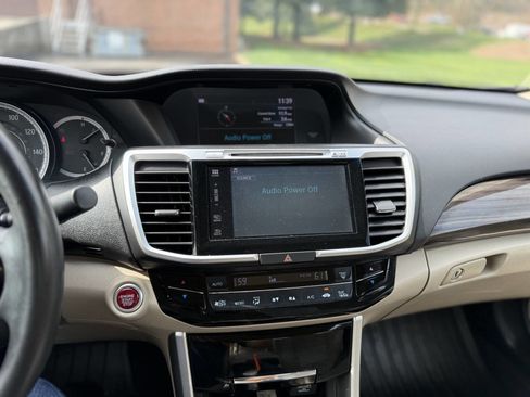 Used 2016 Honda Accord EX-L image 19