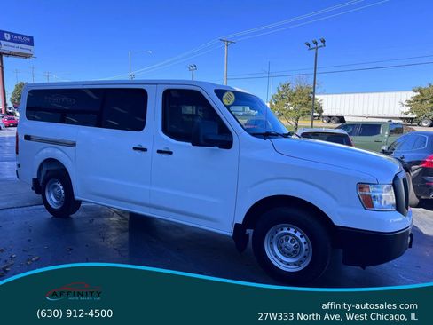 Used 2018 Nissan NV 3500 S image 1