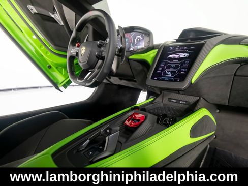 Used 2024 Lamborghini Revuelto AWD/4WD image 31