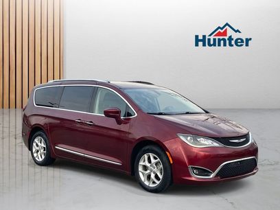 Used 2017 Chrysler Pacifica Touring-L Plus w/ Tire & Wheel Group