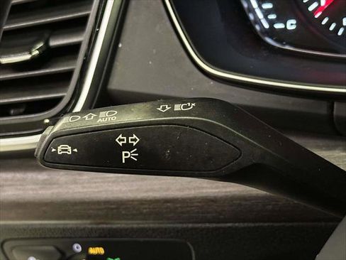 Used 2023 Audi Q5 2.0T Premium w/ Convenience Package image 23