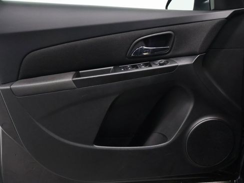Used 2014 Chevrolet Cruze LT image 12