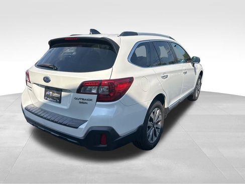 Used 2018 Subaru Outback 3.6R Touring image 8