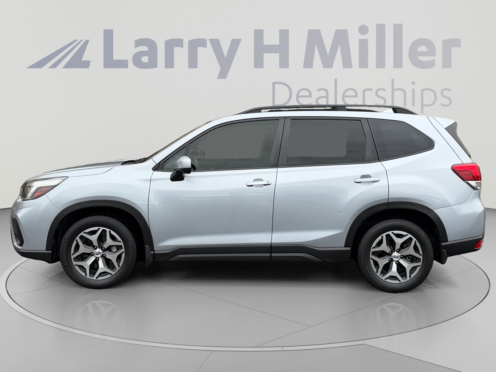 Used 2019 Subaru Forester Premium AWD/4WD image 2
