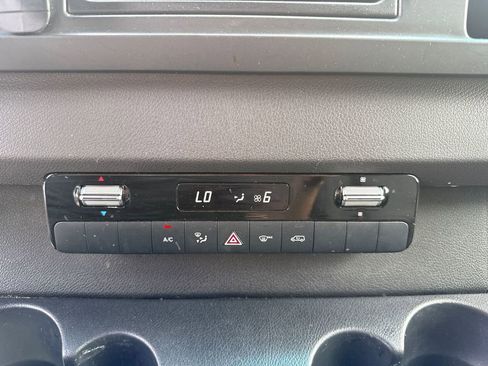Used 2023 Mercedes-Benz Sprinter 1500 image 21