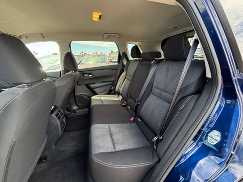 Used 2025 Nissan Rogue SV FWD image 39