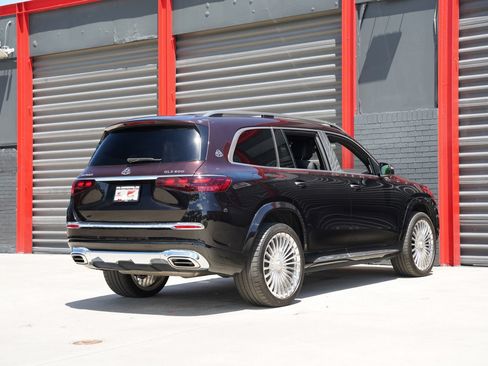 Used 2024 Mercedes-Benz Maybach GLS 600 4MATIC image 7