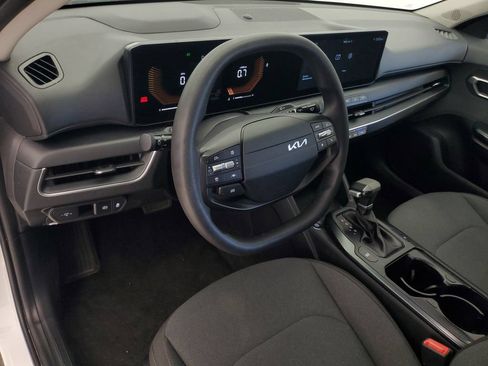 Used 2025 Kia K4 FWD image 9