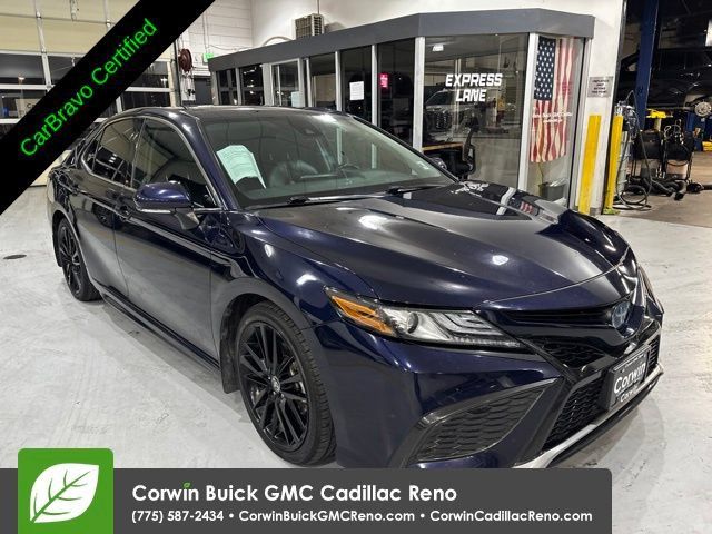 Used 2022 Toyota Camry XSE FWD image 7