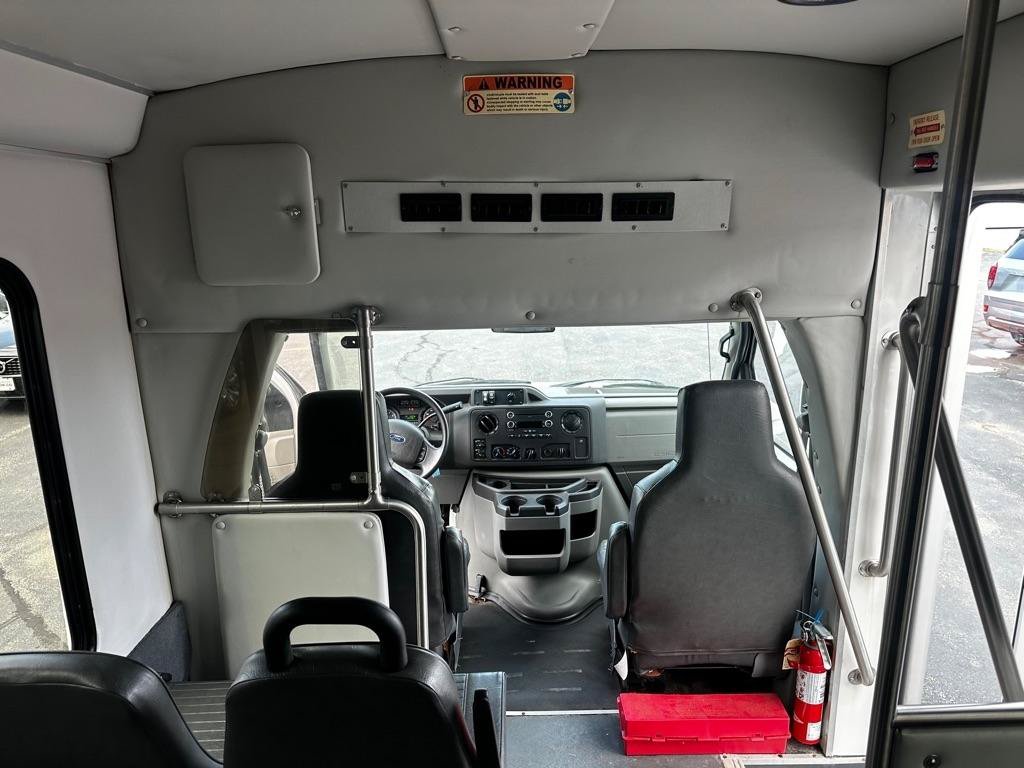 Used 2015 Ford E-350 and Econoline 350 Super Duty RWD image 14