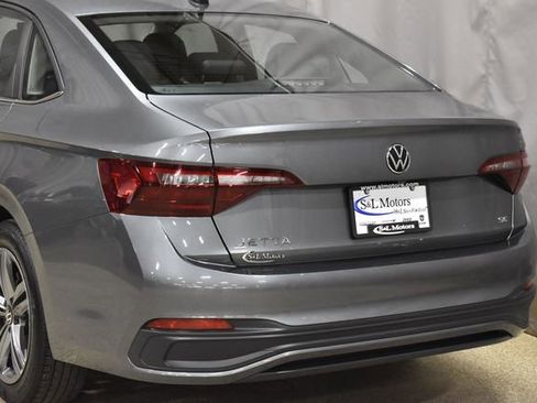 Used 2024 Volkswagen Jetta SE image 9